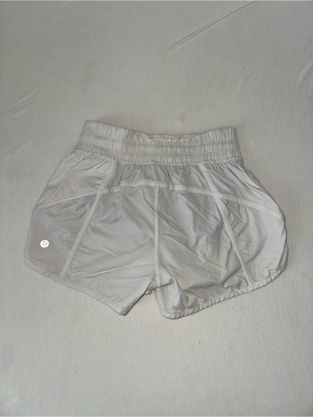 Lululemon Tracker Short V *4"